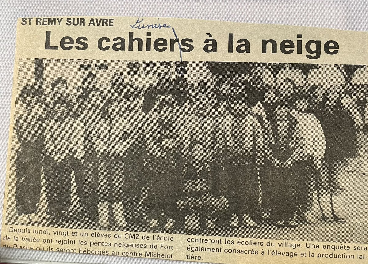 Ma Mamie découpait les journaux dès qu’un article parlait de moi où si j’étais en photo. Et elle me disait de garder précieusement ces souvenirs pour quand je serai grande. Merci pour tout, tu me manques depuis tant d’années 🕯️