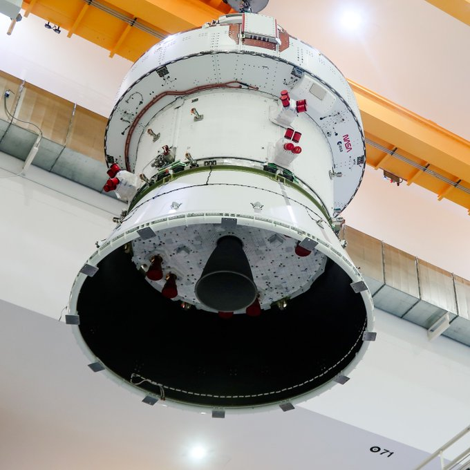 spacecraftpics's tweet photo. Orion Upskirt 😮 https://t.co/fZTvwc7EIv
