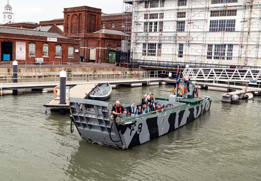 Another good reason to head to the Historic Dockyard this weekend. Boathouse 4's first pontoon open day of 2024. We strongly recommend a visit to the Boathouse, which is immediately next door to our ticket box. Why not pop by after a harbour tour? @BoatHouse_4 @visitportsmouth