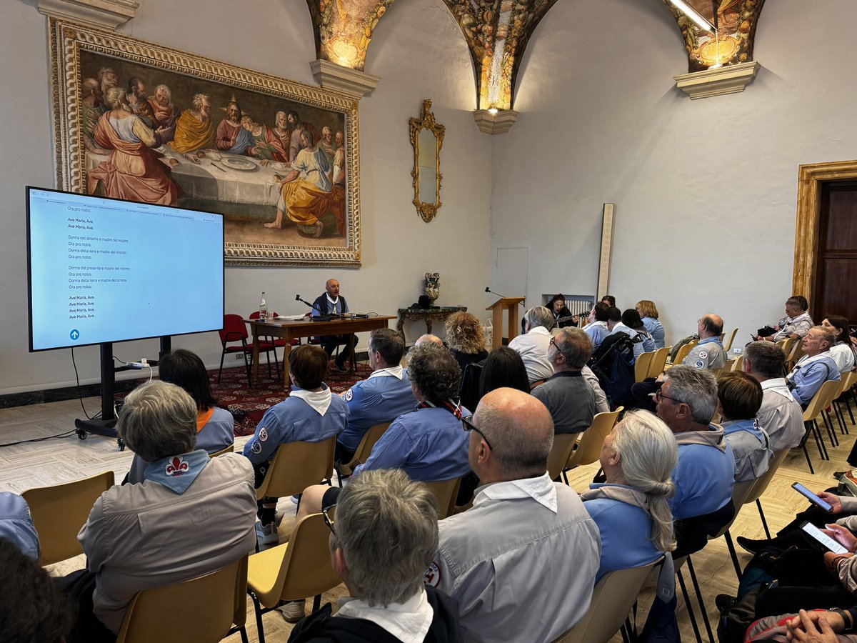 «Se vogliamo sporcare le nostre mani e il nostro fazzolettone bisogna avere Cristo nel nostro cuore.
Che la sua sapienza diventi il nostro modo di operare.
Che la sua carità diventi il nostro modo di amare»
Don Maurizio AE Nazionale #foulardbianchi