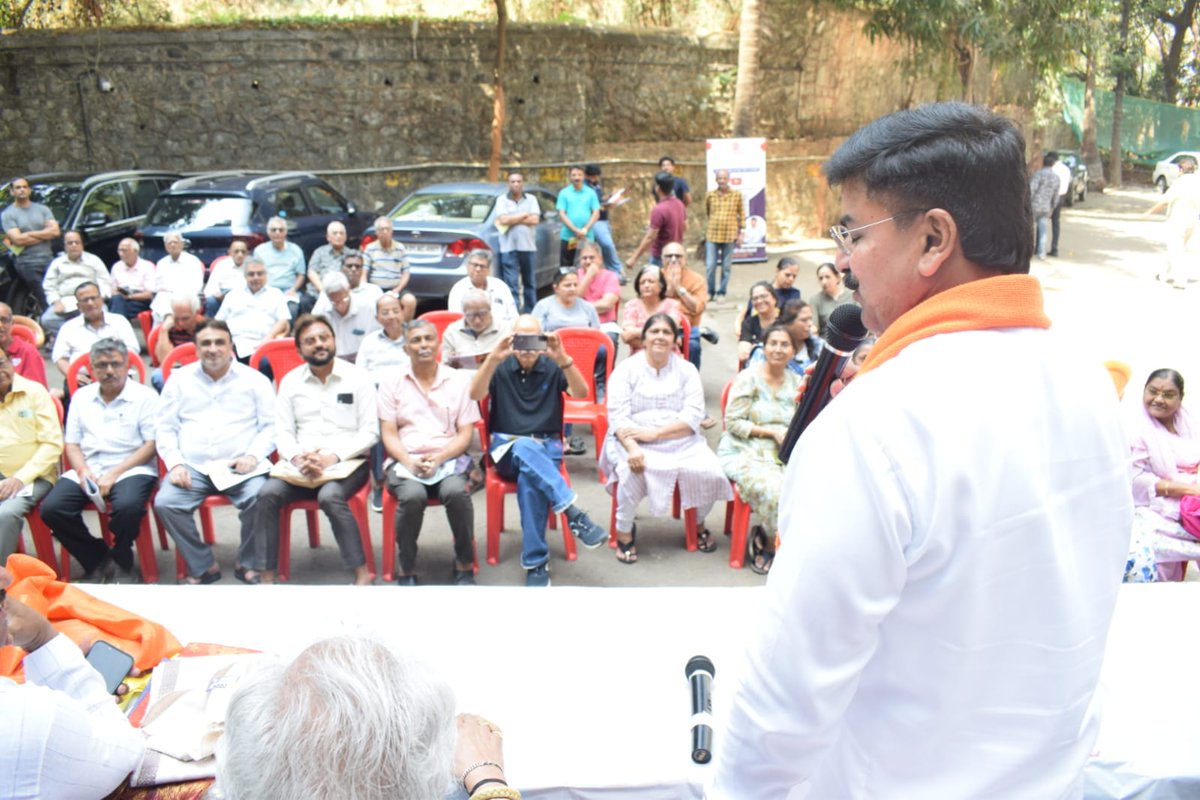 Visited the Highway apartment located in Sion, and interacted with residents and committee members on various important topics.
@Shivsenaofc @Rajesh_Shirwadk @RajeshreeAtWork #Shivsena #unity #ViksitMumbaiToViksitBharat