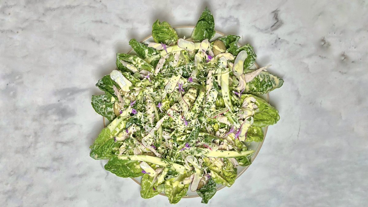 A bounty of spring here from @adambyatt 🤩🌿🥗 if you want to try this at home, click here bbc.co.uk/food/recipes/s… where you will find the recipe! #saturdaykitchen