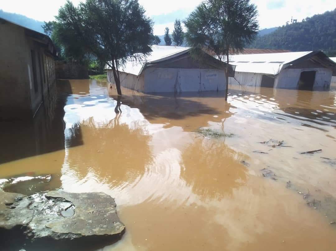 This is Chibumba Primary School in Kisoro.

Due to heavy rains, the school was flooded and submerged in water.

Also 2 children died in Suma village, Nyabwishenya Sub-County, in Kisoro District this week. They were washed away by floods. 
#nextgenerationtvug || #Gitekeho