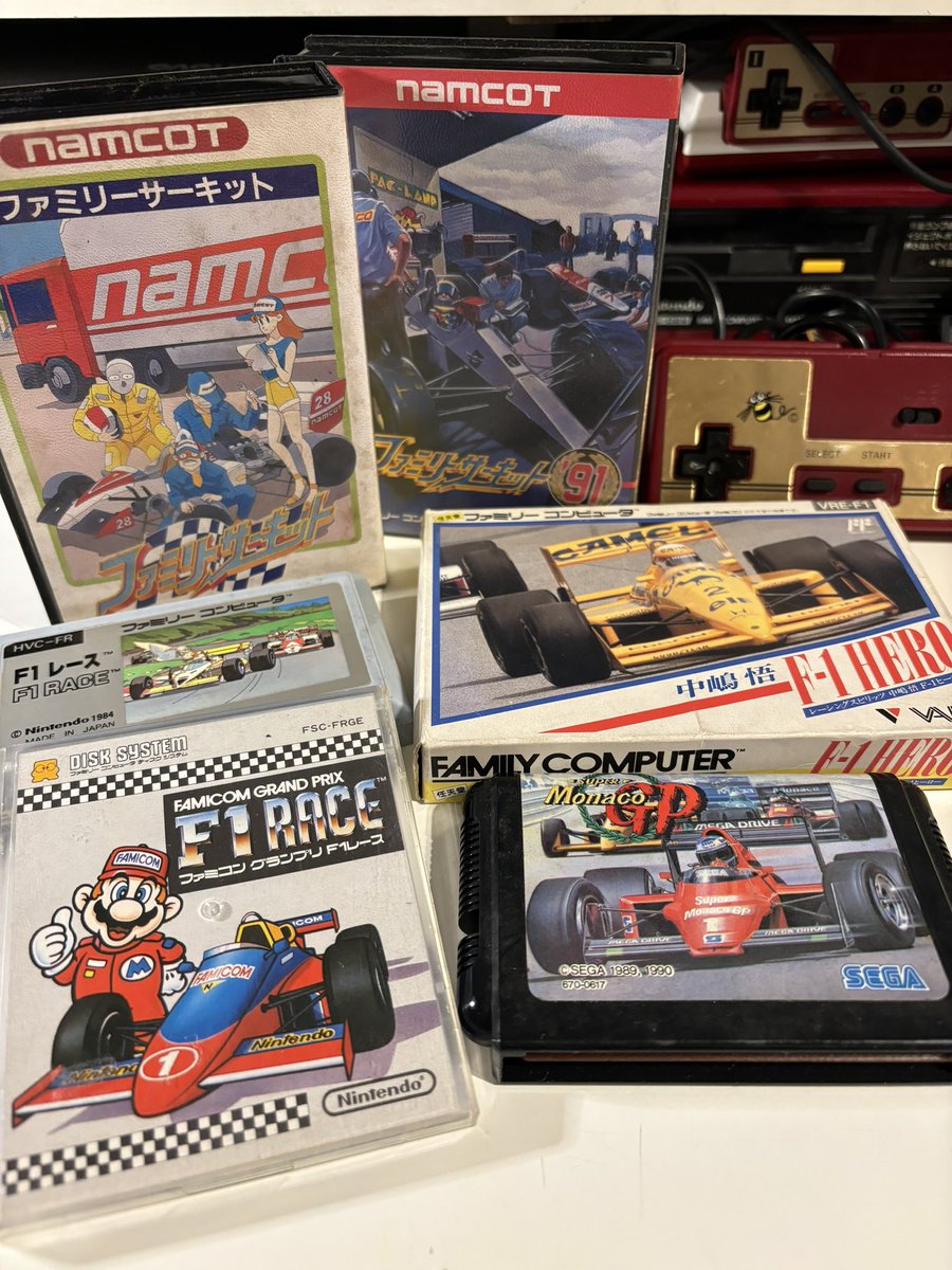 Hacasse's tweet photo. デイズオブサンダー(1990)を30数年ぶりに観たら無性にレースゲームをやりたくなった🎮あの頃は野球ゲームと並ぶ2大ジャンル。当時の父と同じ歳になった高校生の愚息は..カーレースの魅力もメローイエローの味も知らない... https://t.co/WDlVgaFHkK