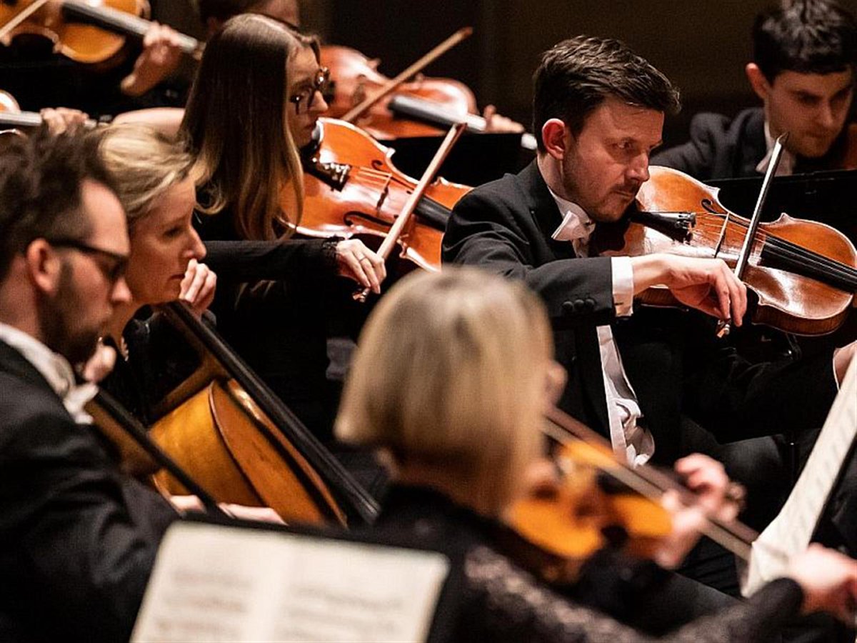 Orchestral delights... 🎵 Royal Scottish National Orchestra play Dvorak - Ayr Town Hall 📅 Tue 21 May 2024 🎟️ bit.ly/4cUATbp OFFER: Under 18s go free – 2 free under 18s per paying adult #orchestra #rsno #dvorak #whatsonayrshire