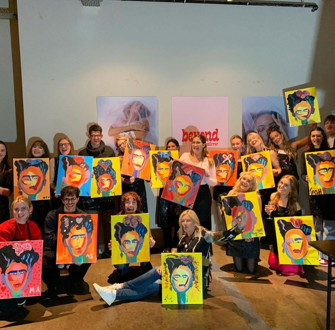 Great evening hosted by @beyondthemirrorx for the sip and paint event. Make sure you give them a follow for all upcoming events. #kommune #sheffieldevents #beyondthemirror #sipandpaint #sheffield #sheffieldissuper #art #paintings