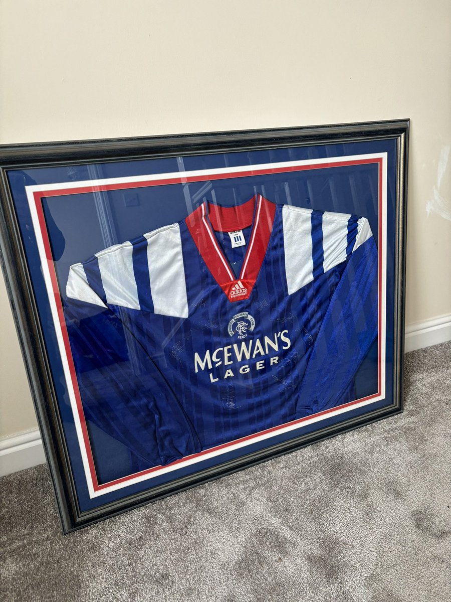 🔴⚪️🔵🔴⚪️🔵🔴⚪️🔵🔴⚪️🔵🔴 FOR SALE 1992 Squad Signed shirt 🔥 Long sleeve embroidered version Signed in fine silver pen DM if anyone interested 💙 Appreciate all retweets thank you 🫡 #rangers #RangersFC