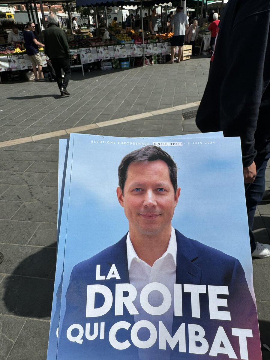 Cédric Cirasa (@cirasacedric) on Twitter photo Présent ce matin sur le marché de la Libération à Nice pour écouter et présenter le bilan de <a href="/fxbellamy/">Fx Bellamy</a> #Nice06 #AvecBellamy Présent ce matin sur le marché de la Libération à Nice pour écouter et présenter le bilan de <a href="/fxbellamy/">Fx Bellamy</a> #Nice06 #AvecBellamy