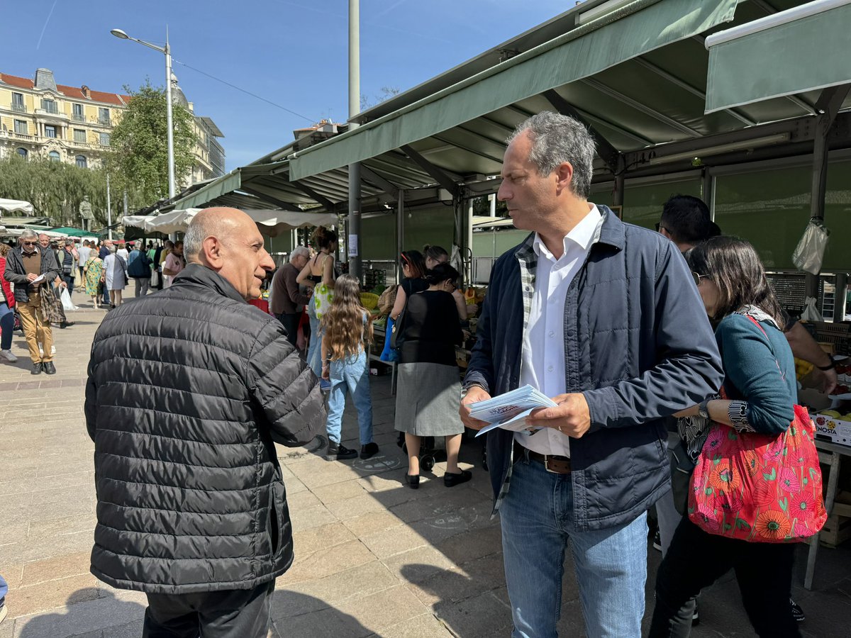 CirasaCedric's tweet photo. Présent ce matin sur le marché de la Libération à Nice pour écouter et présenter le bilan de @fxbellamy #Nice06 #AvecBellamy https://t.co/iBJsLrUgnr