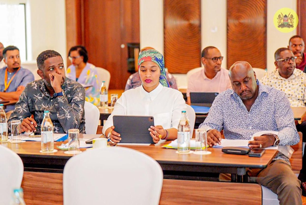 Productive discussion during the Extra Ordinary Meeting of the principal secretaries with Head of public service and the chief of staff Hon.@koske_felix, in Mombasa Whitesands, aimed at enhancing government service delivery for all citizens.