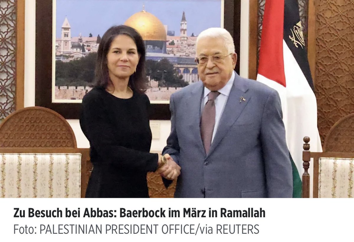 #Fakten Mit wem unsere Außenministerin @ABaerbock kuschelt… Neuer Skandal um Palästinenser-Präsident Mahmud #Abbas (88): Seit langem ist bekannt, dass Abbas in seiner Doktorarbeit – geschrieben in Sowjet-Moskau – den #Holocaust verharmloste. Jetzt hat Israels größte Zeitung…