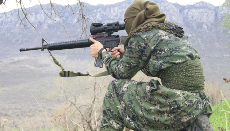 🔴HPG, Girê FM’de 1 işgalcinin cezalandırıldığını açıkladı Medya Savunma Alanları’na bağlı Zap’ta 1 işgalci Türk askeri cezalandırıldı, 1 mobesse de imha edildi. Alternatif link justpaste.it/bngt2 rojnews.news/tr/hpg-gire-fm…