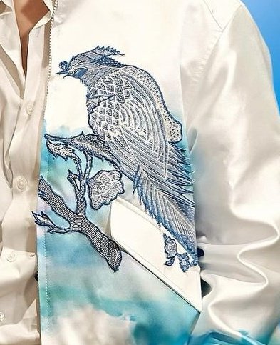 Are those qilin on his shirt? And a peahen or maybe phoenix on his jacket?

#JeffSatur