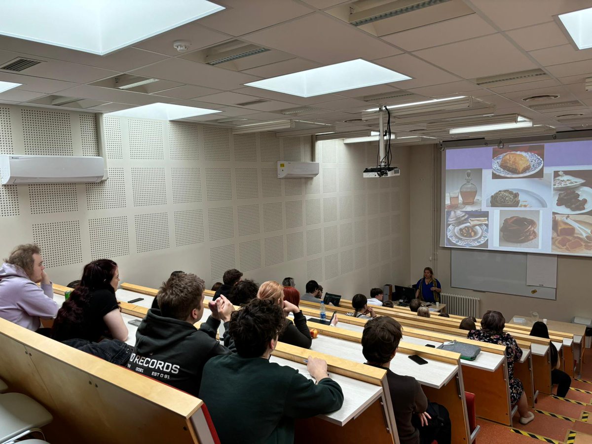 On the occasion of the 💯 anniversary of 🇹🇷🇪🇪 diplomatic relations, Executive Chef Aydın Demir and Assoc. Prof. Özge Samancı introduced Turkish cuisine to the pupils of Tallinna Teeninduskool.🧑‍🍳👩‍🍳📚🧂🫛🍅🫑🧅☕️ 
<a href="/MFATurkiye/">Turkish MFA</a> <a href="/MFAestonia/">Estonian MFA 🇪🇪 | 🌻 #StandWithUkraine</a> <a href="/teeninduskool/">Teko</a> <a href="/ozyeginuni/">Özyeğin Üniversitesi</a>