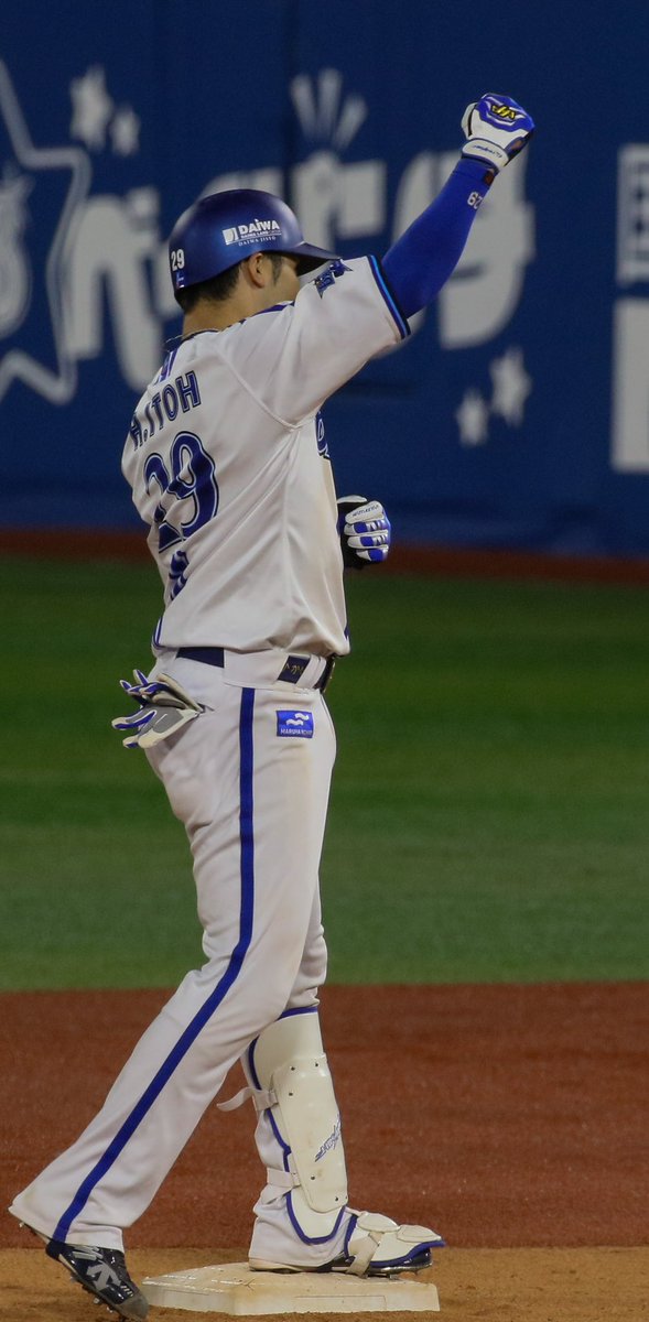 wkio____'s tweet photo. 伊藤光選手の横顔大好きなんですけど、共感者いませんか？(*^^*)   （※4枚目） https://t.co/zCzTAdpeWg