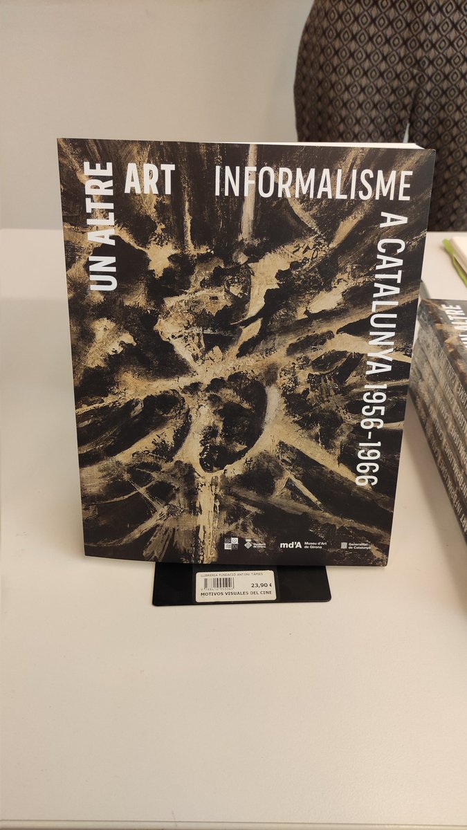 A la presentació del magnífic catàleg que han parit la Conxita Oliver i en Joan Gil Gregorio per la seva expo al @MuseuArtGirona avui a la @fundaciotapies