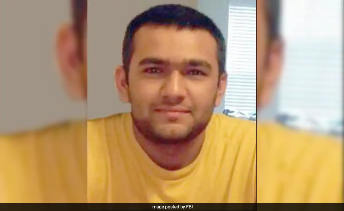 FBI Announces ₹ 2.1 Crore Reward On Indian Man Who KiIIed Wife In US Bhadreshkumar Chetanbhai Patel stands accused of kiIIing his wife, Palak, while they worked at a Dunkin' Donuts in Hanover, Maryland, in 2015. ndtv.com/indians-abroad…