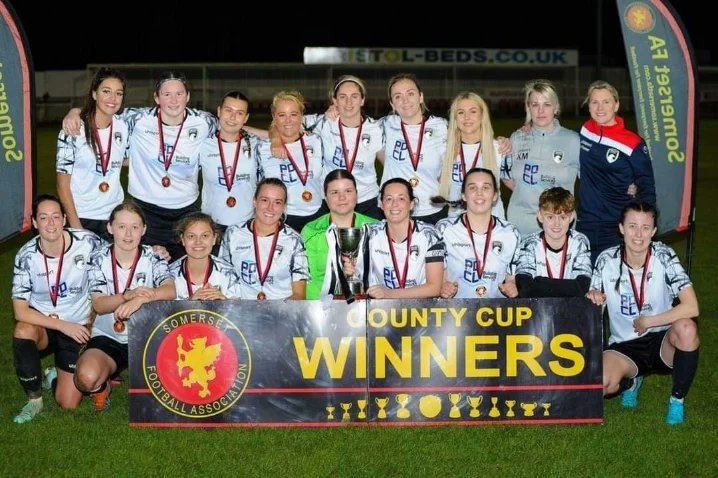 NATASHAC2's tweet image. County cup winners 🏆 🤍🖤
So proud of this team 🫶 
2 massive games to go up the seagulls 👊 
#topteam #topgaffer 

📷mark Stainer