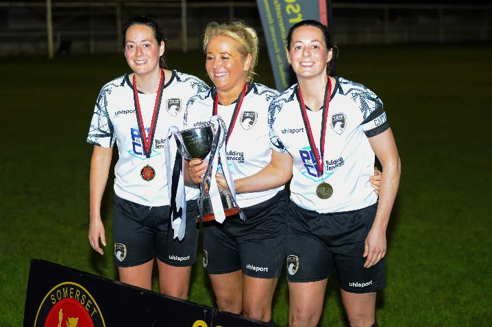 NATASHAC2's tweet image. County cup winners 🏆 🤍🖤
So proud of this team 🫶 
2 massive games to go up the seagulls 👊 
#topteam #topgaffer 

📷mark Stainer
