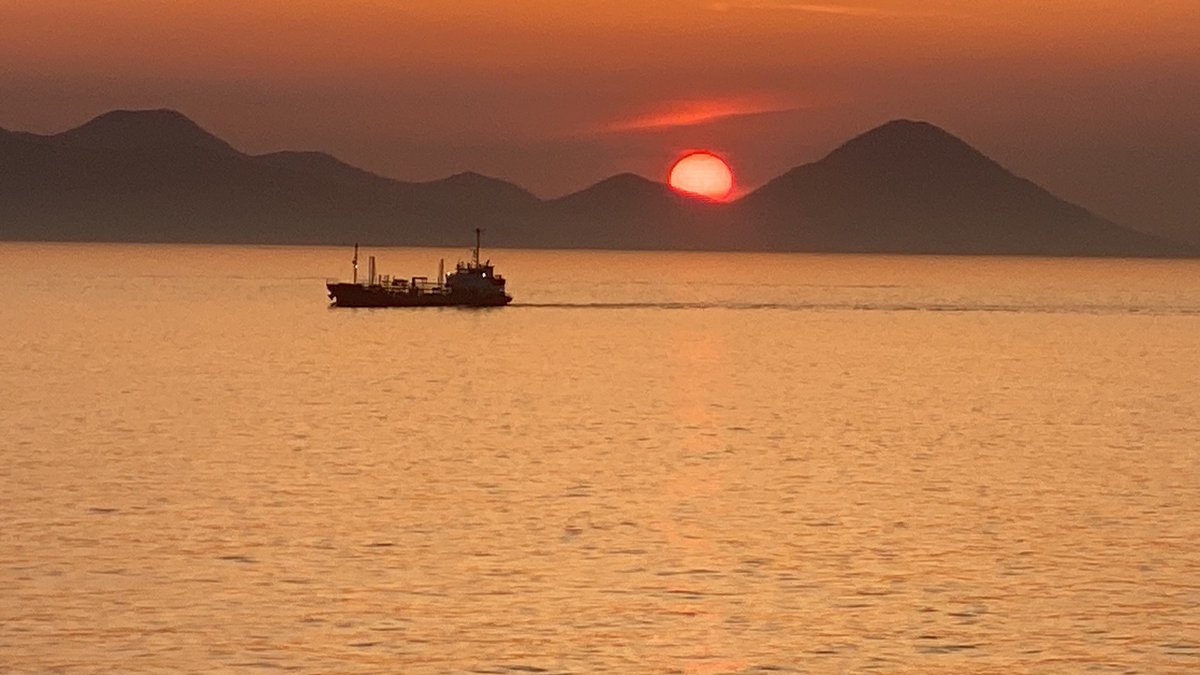 What a beautiful #sunset witnessed from my vessel today… #sunsetphotography #SunsetViews #mariner #shipping #merchantnavy #SEA #SouthKorea