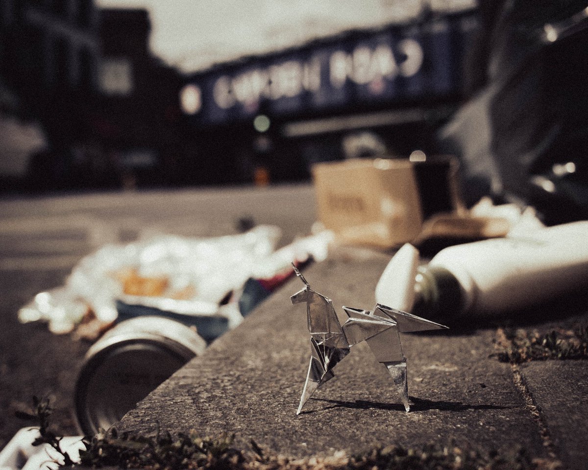 Curbside #streetphotography #urbanphotography #origami #unicorns #hiddeninplainsight #hiddenart #differentperspective #londonlife #london