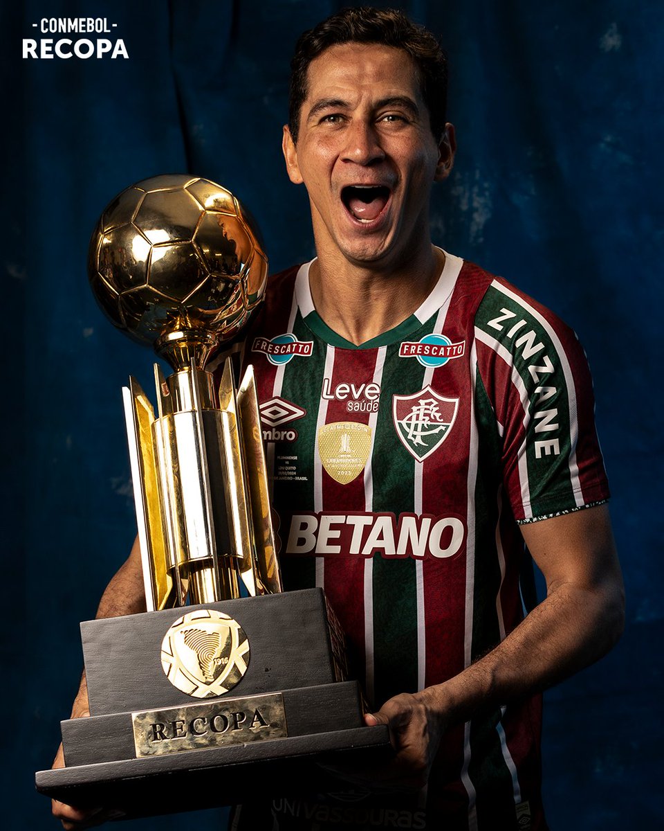 ⭐️🇭🇺 Com maestria! ✅ @LibertadoresBR ✅ CONMEBOL #Recopa 🔜🇧🇷 Hoje começa mais um @Brasileirao para @FluminenseFC. Boa sorte, campeão!