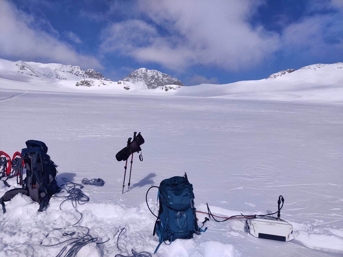 akash_mspatil's tweet photo. I am in total excitement for my first #EGU24 in Vienna. Presenting my work on Firn densification at an EGU session: "Geophysical and in situ methods in cryosphere", on 18th April, PICO4.6 CR5.1
Looking forward to sharing some  thoughts 
#glaciology https://t.co/GbJiSpkvJ6