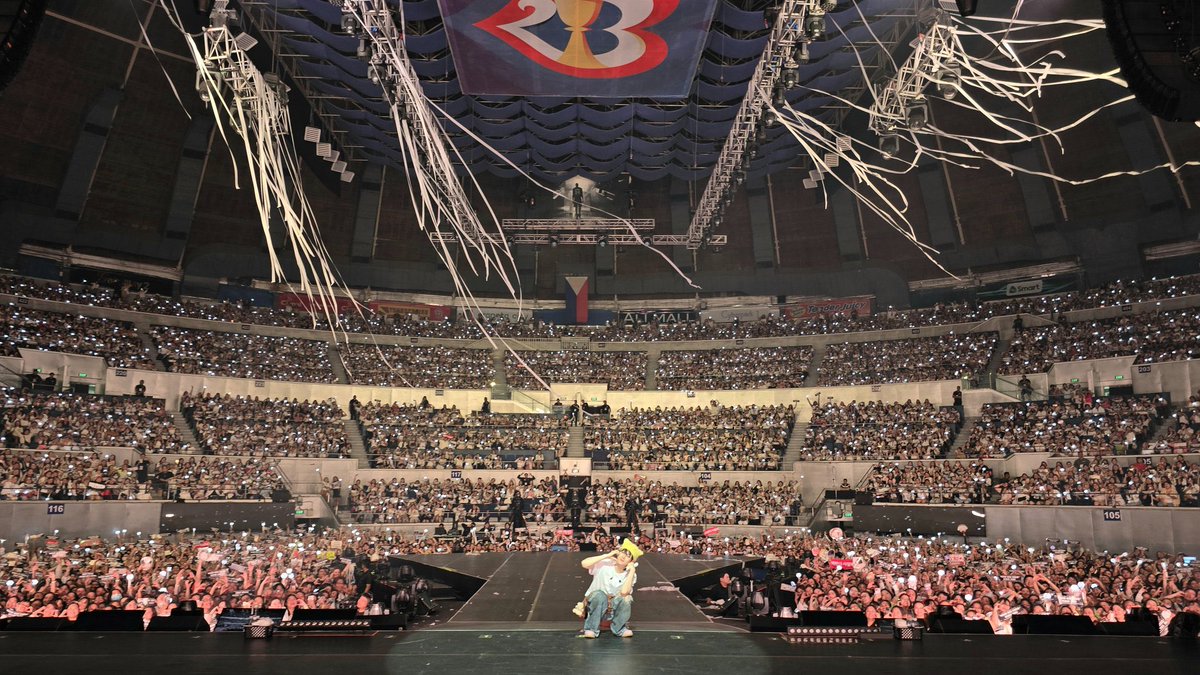 philconcerts's tweet photo. “Your existence is our pure delight, Baekhyunie!” BAEKHYUN successfully concluded his first solo concert in the Philippines with a full house Araneta Coliseum and packed setlist of his hits like “UN Village”, “Love Scene”, “Betcha”, “Bambi”, and “Candy” and EXO songs, “Diamond” and “Playboy”.

He closed #LONSDALEITEinMANILA with “Amusement Park” and EXO’s trademark greeting with EXO-L—“We are One! EXO Saranghaja!” The EXO member also promised to come back to the country to reunite with Philippine Eris.

📸 @/BAEKHYUN_INB100 

Special thanks to @WilbrosLive for #LONSDALEITEinMNL