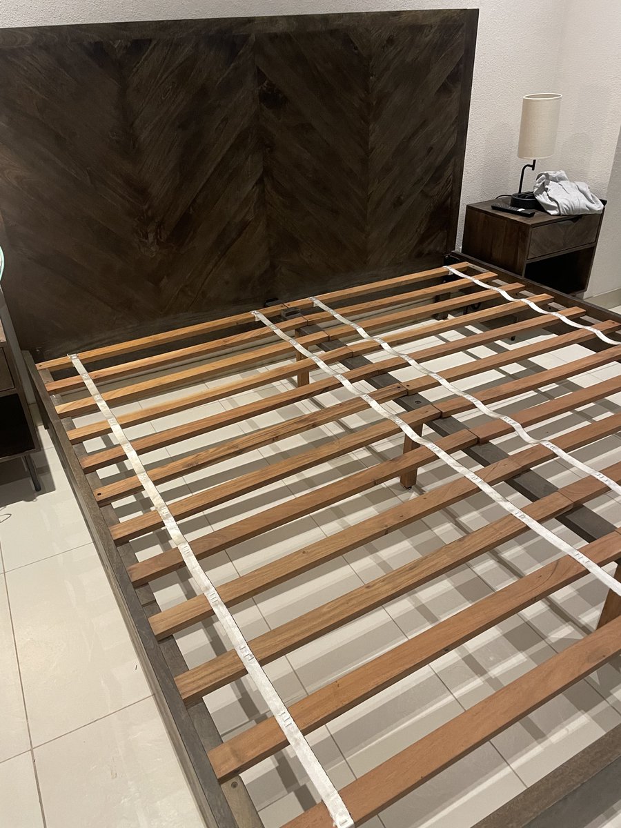 Herman_Cipres's tweet photo. El artículo en cuestión tiene menos de 2 años de haber sido entregado y casi NO se usa y NO duró nada; cuando en casa hay muebles de más de 40 años y en perfectas condiciones; NO compres ‘marca’‼️ Pésima calidad y nula respuesta de la marca. @Profeco ¿Algo q se pueda hacer? https://t.co/N5Otg0JNyC