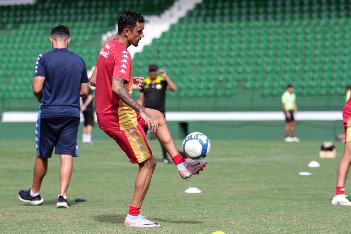 Bom dia com jogo-treino contra o São Bernardo, no Brinco de Ouro. Lembrando que a atividade vai contar com três tempos de 40 minutos. 🟢🏹

📸 Raphael Silvestre/GuaraniFC

#AvanteMeuBugre