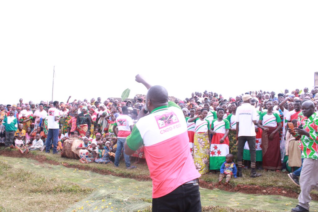 irambonaelvis's tweet photo. Umunyamabanga w'umugambwe @CnddFdd muri komine #Kayanza yagutse, Rurimwabagabo Gervais yaragendeye kuri uyu wa kane imitumba 5 yo muri zone ya #Kabuye ariyo #Ntarambo, #Mpanga, #Maruri, #Kinyamukizi na #Nyangwe. Vyinshi kuri urwo rugendo 👇🏻
https://t.co/qoT19fszxp
@R_Ndikuriyo https://t.co/3CFSdBv9lP