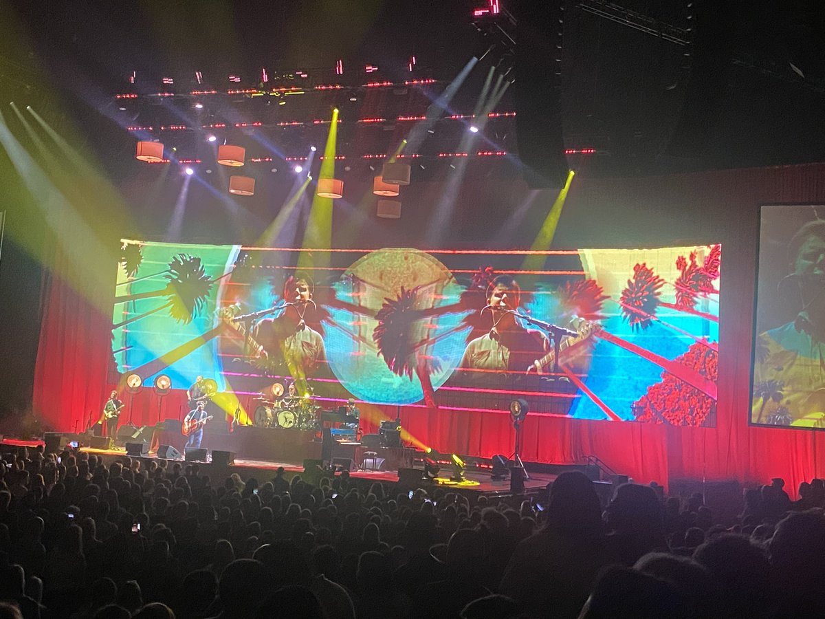 ad1l74's tweet photo. @JamesBlunt you were amazing!  @AOArena ❤️ https://t.co/pzinBUJSJQ