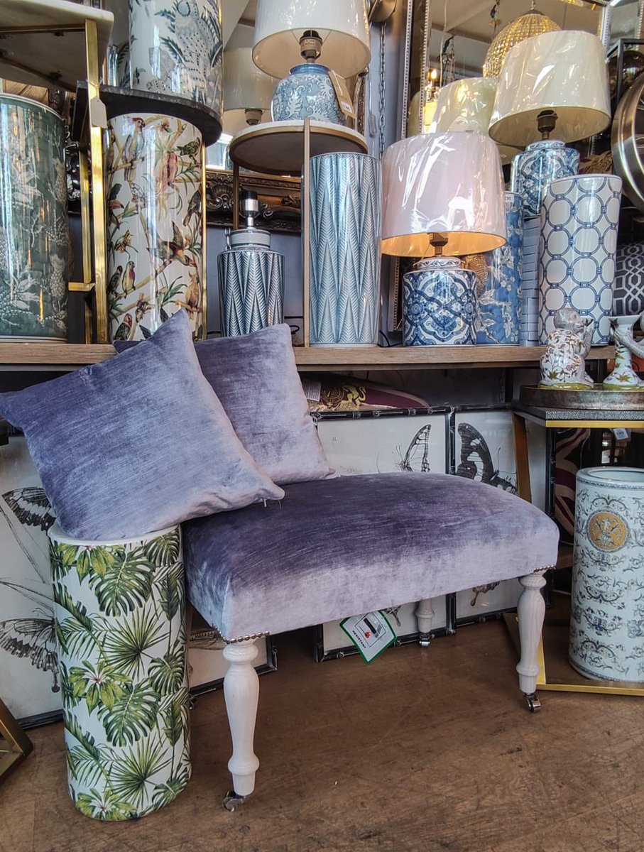 Lamps, pots, stands, stools.  It’s a blue green teal and silver weekend.

.
#chiswick #homedecor
