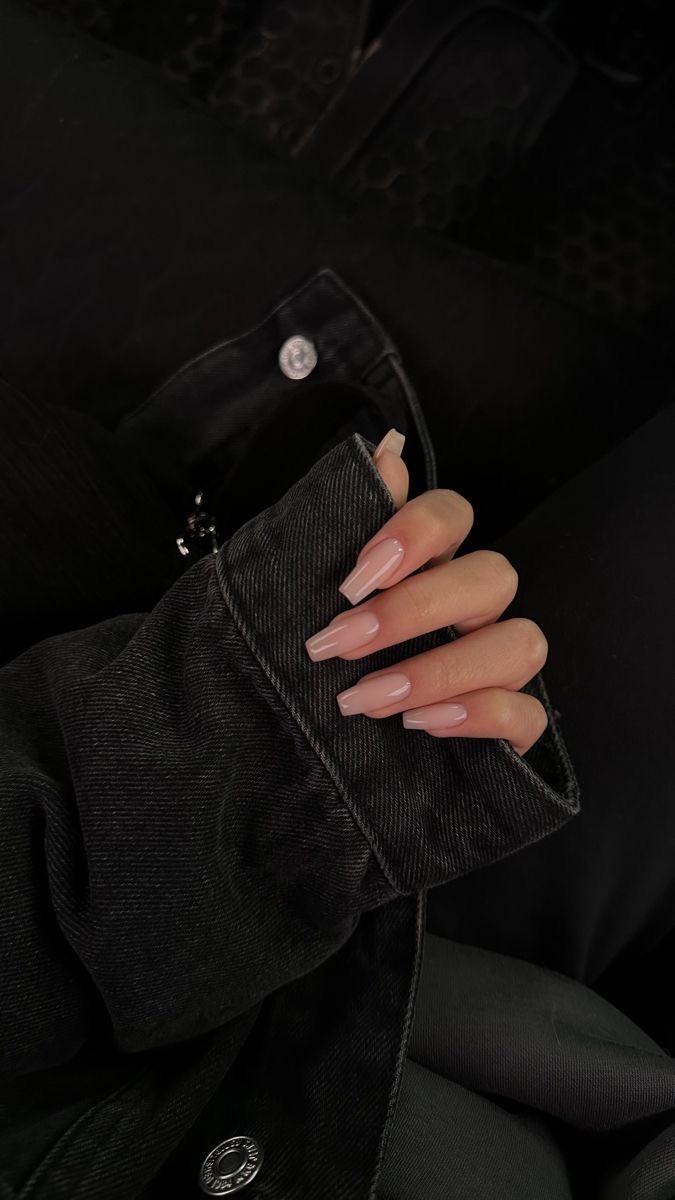 DlORDOLL's tweet photo. @babytinkxoxo Post your ideal 
-body
-hair 
-nails
-style https://t.co/pIlh4G36Sw