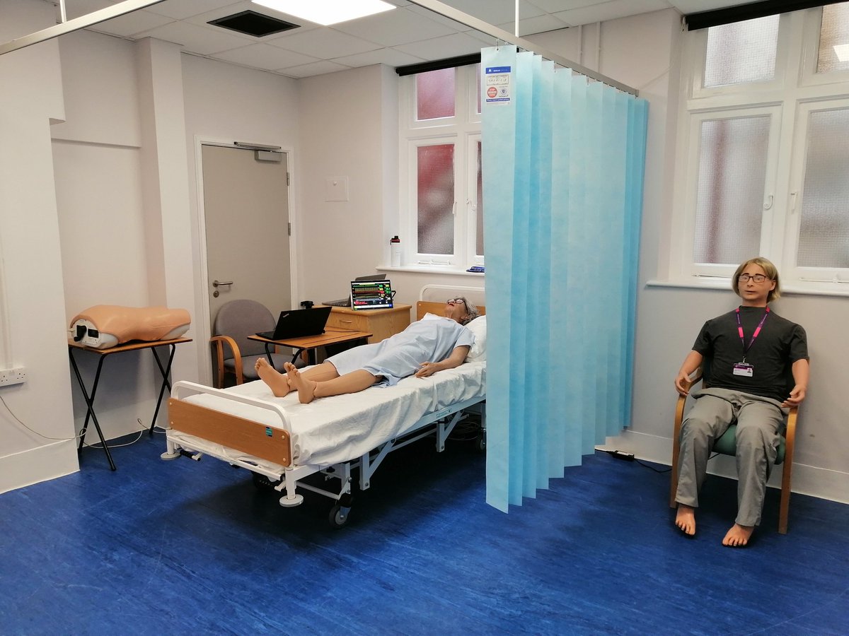 Matt_SimTech's tweet image. Today is our offer holders day, we are welcoming our prospective students and giving them a taste of our simulation facilities here @AECCUniversityC @AECCSchoolHRS exciting times
