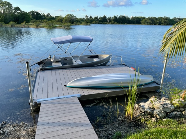 Is it just us, or is anyone else daydreaming about being out on the water? 🤔☀️🌴🛥️

#accudock #floatingdock #floatingdocks #docks #dock #dockbuilder  #madeintheusa #waterfront #coastaldesign #dockdesign #kayak #kayaking #paddlesports #watersports #boating #daydream #docklife