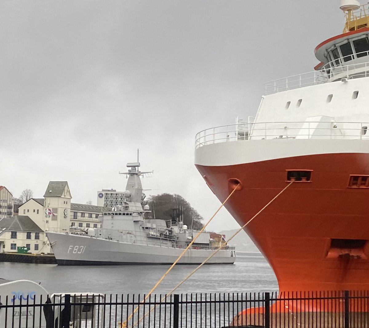 SyvFjell's tweet image. HMLS Van Amstel (F831), Dutch Karel-Doorman class frigate. Bergen. #oneoceanweek