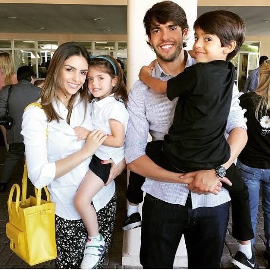 🚨🇧🇷 Kaka's ex wife revealed the reason she divorced him was because he was TOO PERFECT of a husband. 'Kaka never betrayed me, he treated me well, he gave me a wonderful family, but I was not happy, something was missing. The problem was, he was too perfect for me'