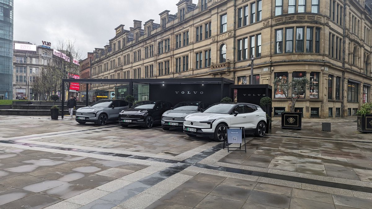 WalkRideGM's tweet image. This is everything that is wrong with modern Manchester 

Public space owned by the people being used to sell grotesque SUVs