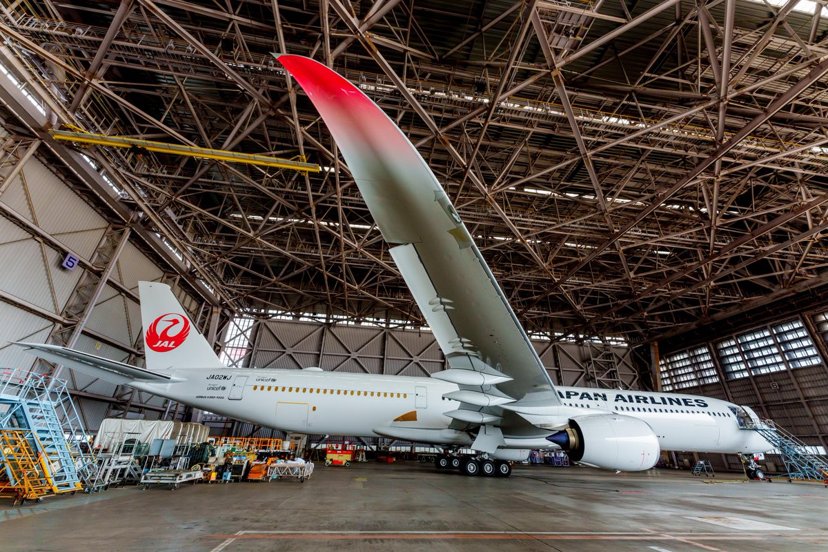 mamecchimofu's tweet photo. JAL JA02WJ
Airbus A350-1041

2号機もデカール塗装中 https://t.co/RQLL2ca8LJ