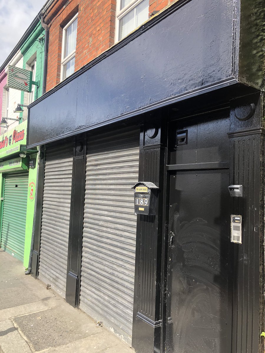 So, what’s planned for this shop unit at 189 Emmet Road, #Inchicore , #Dublin8. It’s got a lovely new paint job. 

#shoplocal