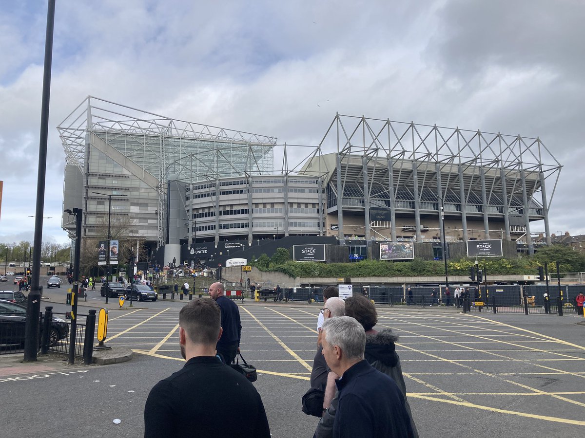 emmajonessport's tweet photo. VERY early start 😴 For an early kick off at St James’ Park. Ange has promised it won’t be a repeat of last season ( 6-1 🫤) Full commentary of Newcastle v #thfc @BBCLondonSport Digital 📻 with @_mattlockwood https://t.co/aDKP3gm5j4