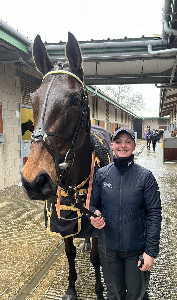 GOOD AND CLEVER runs today @AintreeRaces 5.35pm Open NH Flat Race (Grade 2) @james_bowen_ rides for owners Velocity Racing NH Best of luck to all connections!