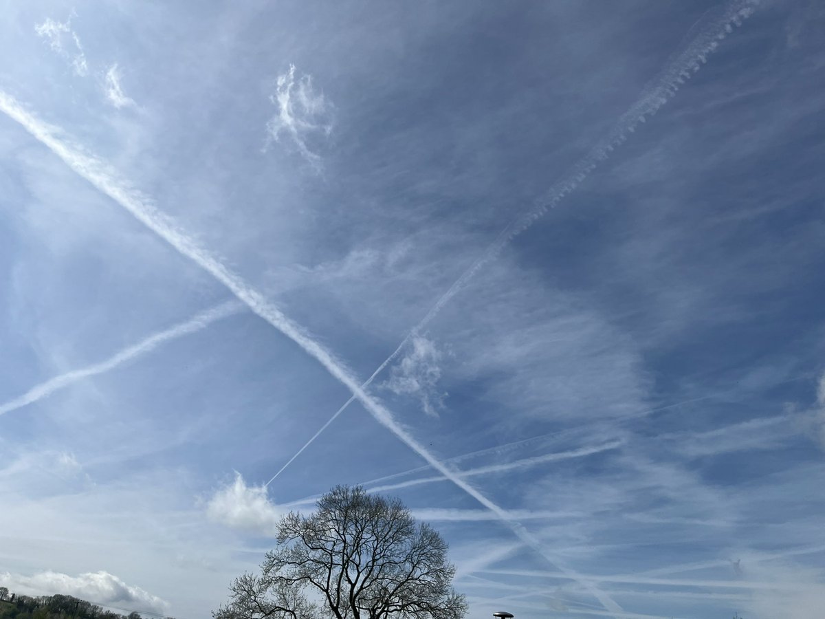 JmsGarry's tweet photo. Just people going on holiday
#ClimateCrisis #ClimateEmergency #ClimateActionNow #ClimateScam #chemtrails #chemicals #wookey #wells #somerset https://t.co/WF3MjQuo6e