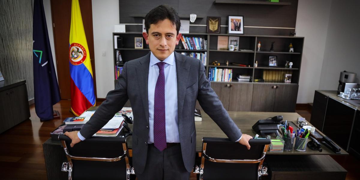 Matador000's tweet photo. Les apuesto que ustedes no sabían que la DIAN suspendió cuatro millones de RUT por inconsistencias en la información aportada por el usuario.

(Yo no lo sabía)
 
Ayudemos a Mr. Taxes, averiguando si nuestro RUT está vigente en el siguiente enlace y digitando nuestro número de cédula.

¡Te amamos Mr. Taxes and Customs!

https://t.co/MH6Mns78Jm