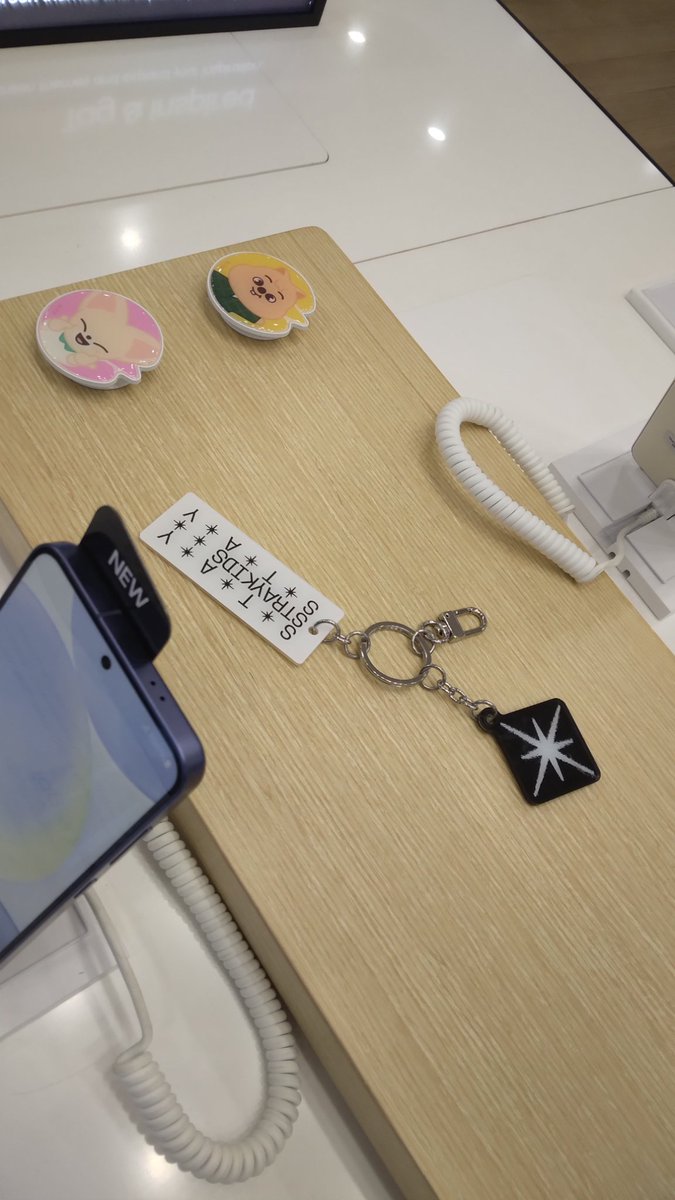 #SLBS #SLBSStudio #StrayKids #SKZOO #SKZ #Youmakestraykidsstay #스트레이키즈 #스키즈 #스키주 #samsung #galaxy #ExpressImpressSLBS #SamsungExperienceStore #SLBSinJakarta