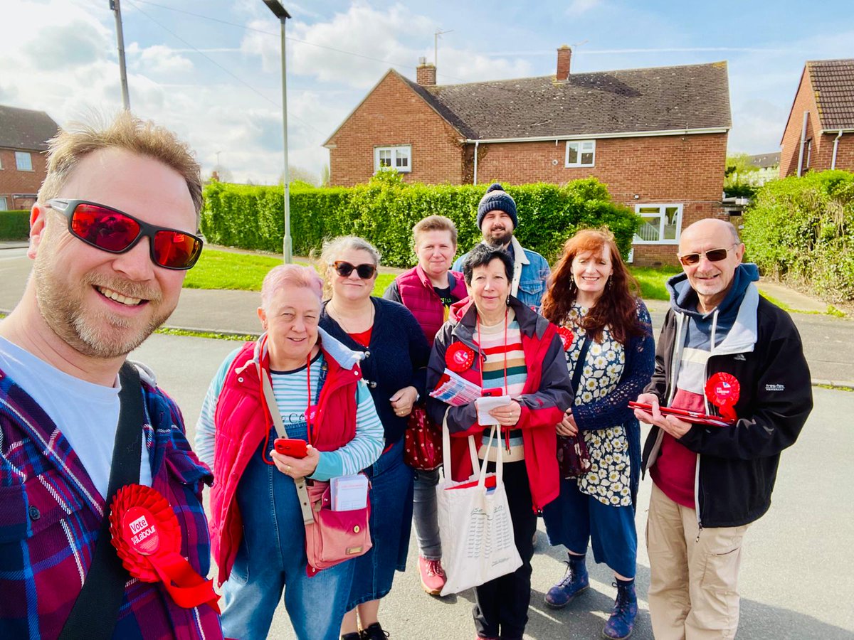 A beautiful morning with a big team in Podsmead! ♥️