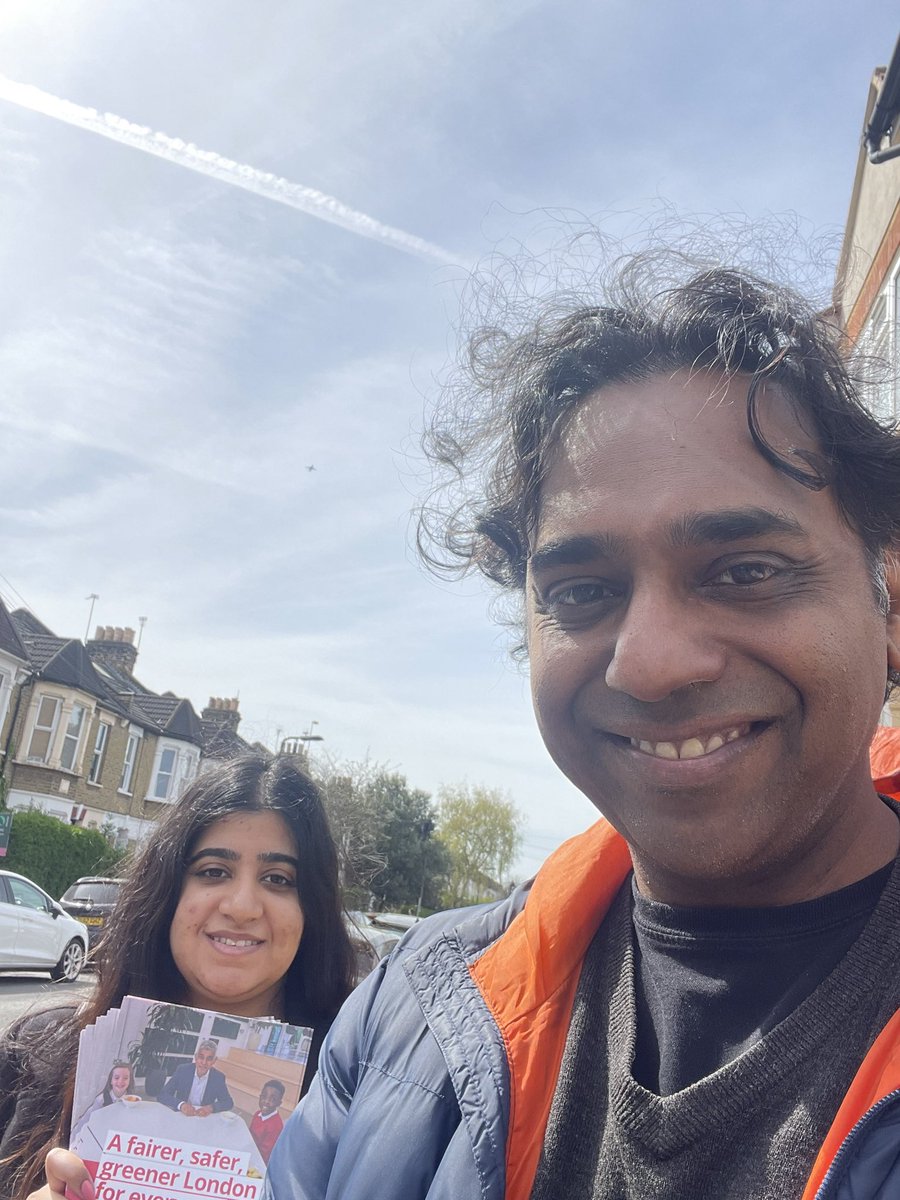 Boom! Great session with my Grove Green Ward colleague Uzma door knocking and leafleting for @SadiqKhan @Semakaleng terrific support for @WFLabourParty @JohnCryerMP @Labourstone #LabourDoorStep #VoteLabour🌹May 2nd! Keep shining☀️#smile 😀