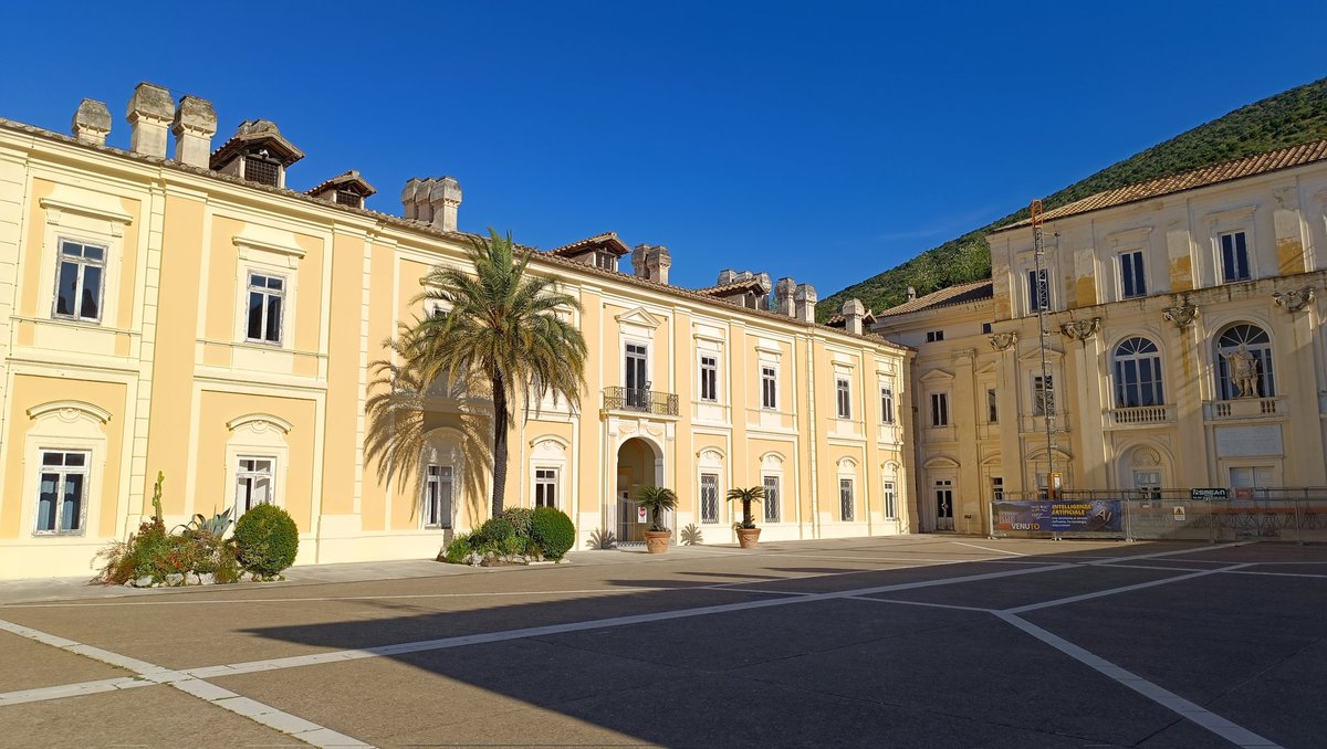 Grazie a @N_Pasquino e gli amici del @RotaryItalia Distretto 2101 per l'invito allo stimolante convegno sull'#AI come strumento al servizio dell'uomo, fra #tecnologia, #etica e timori nella splendida cornice del Belvedere di San Leucio 🧠🤖🧑‍💻 #robotica #umanesimotecnologico