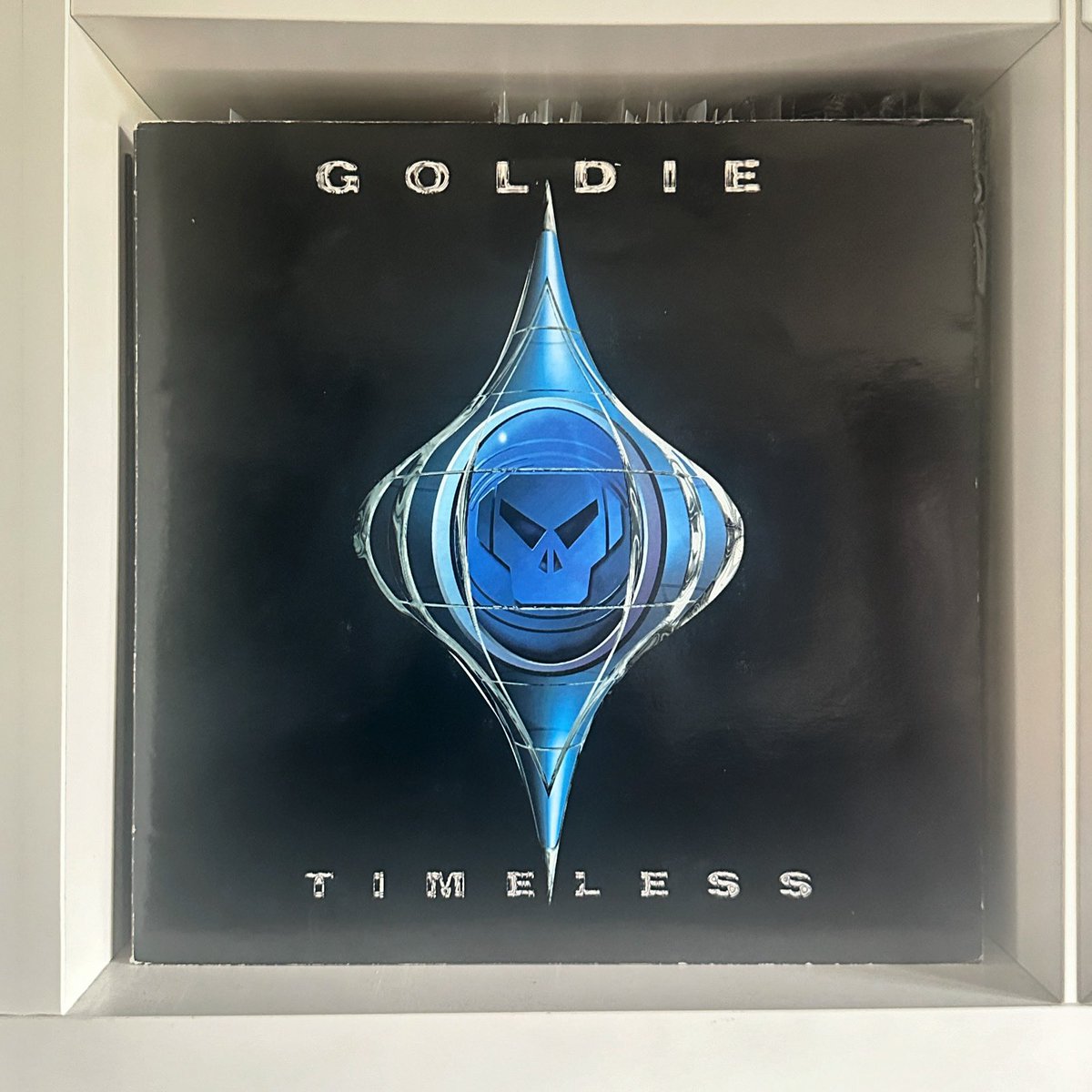 Start the day with some feel good music 🎶🎶🎶 @mrgoldie @metalheadzmusic 

R.I.P. Diane Charlemagne🙏❤️🕊️🕊️🕯️🕯️

#drumandbass #jungle #metalheadz #goldie #vinyl #vinylcollection #vinylcommunity #vinyl4life #vinyljunkie #record #recordcollector #vinylporn #record #oldskool